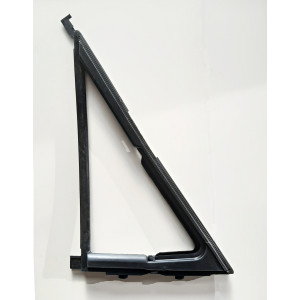 MERCEDES W114 W115 QUARTER WINDOW RUBBER SEAL FRONT LEFT MERCEDES W114 W115 QUARTER WINDOW RUBBER SEAL FRONT LEFT