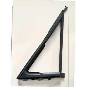 MERCEDES W114 W115 QUARTER WINDOW RUBBER SEAL FRONT RIGHT MERCEDES W114 W115 QUARTER WINDOW RUBBER SEAL FRONT RIGHT