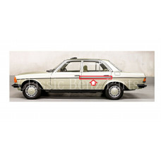 MERCEDES W123 REAR LEFT DOOR MOULDING TRIM MERCEDES W123 REAR LEFT DOOR MOULDING TRIM