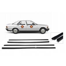 MERCEDES W201 DOOR WINDOW OUTER SCRAPER RUBBER SEALS MERCEDES W201 DOOR WINDOW OUTER SCRAPER RUBBER SEALS
