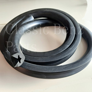 Mercedes W123 Station Estate Wagon Rear bumper rubber 